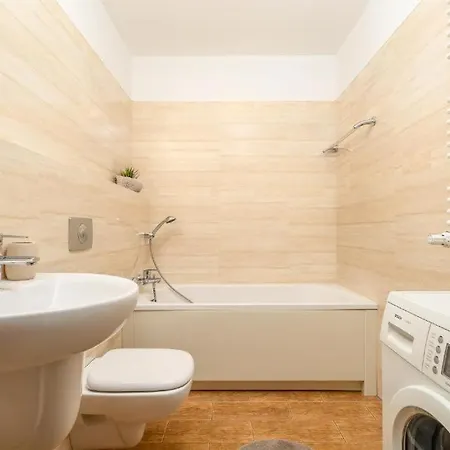 Margi Brandy - Gaja Appartement